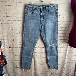 Levi’s 501 skinny jeans size 32x30 mid wash distressed